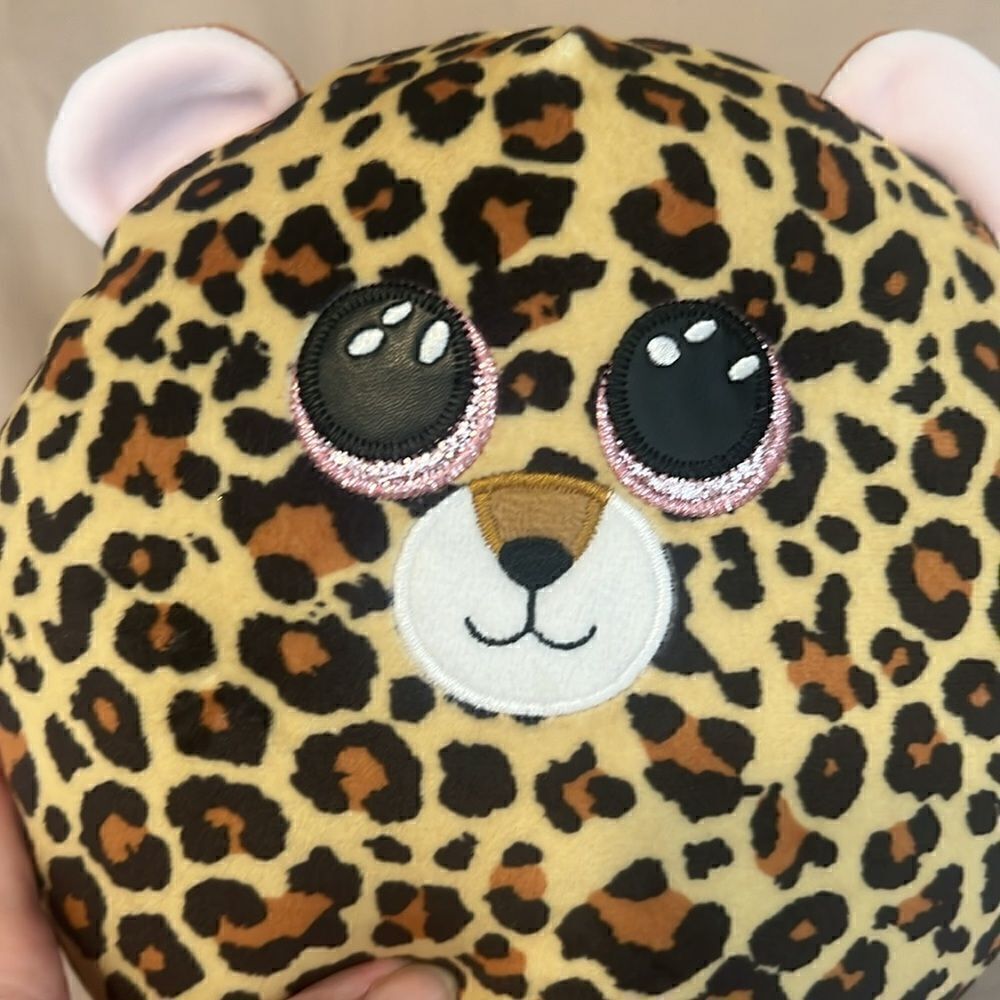 NWOT Ty Livvie leopard squish a boo